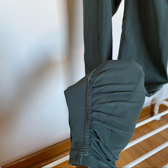 Lululemon Limited Edition Green Tight - Picture 2 of 5